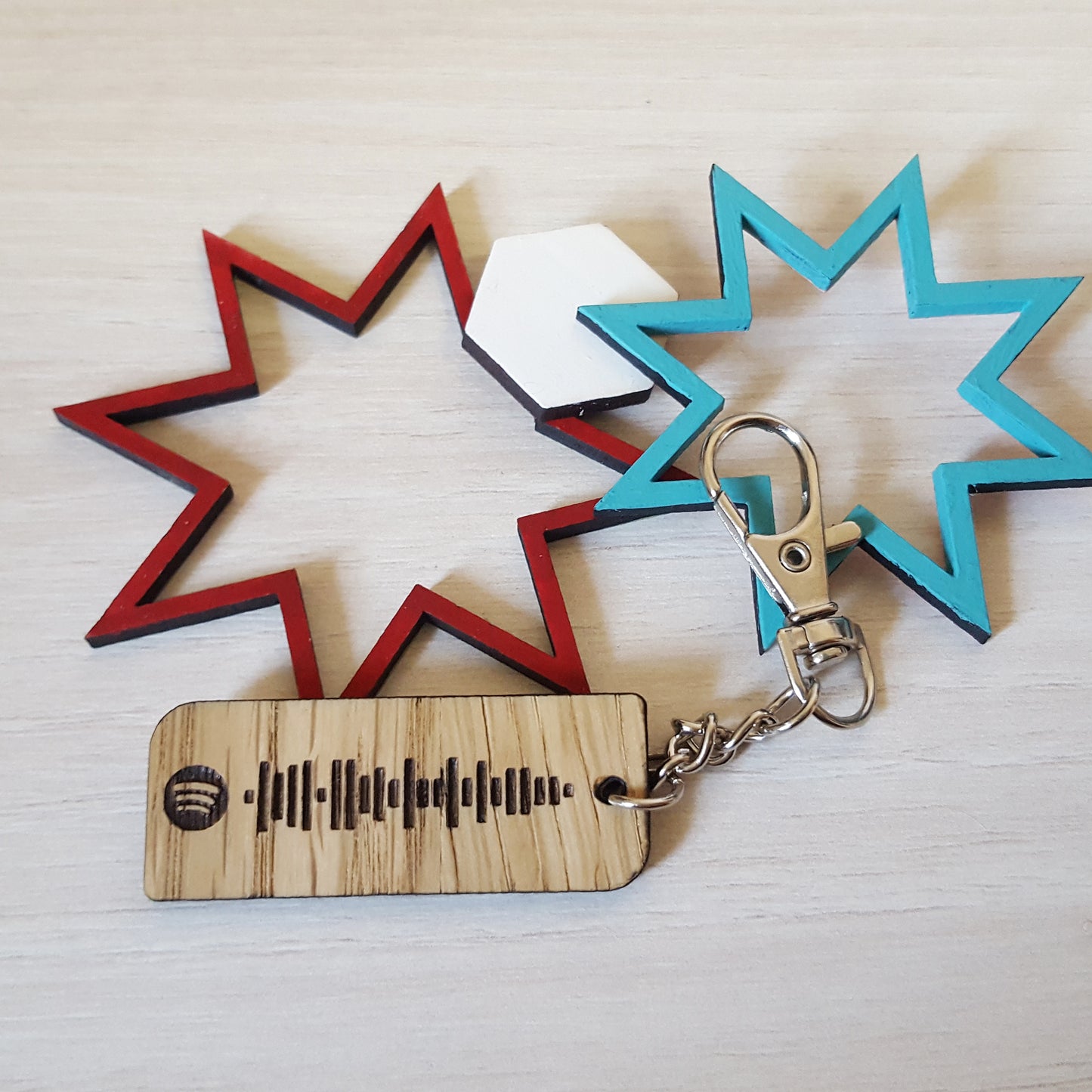Llavero personalizado con código de audio en madera - Personalizado