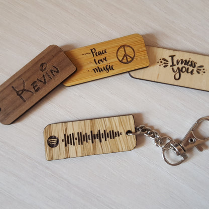 Llavero personalizado con código de audio en madera - Personalizado