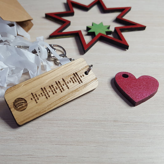 Llavero personalizado con código de audio en madera - Personalizado